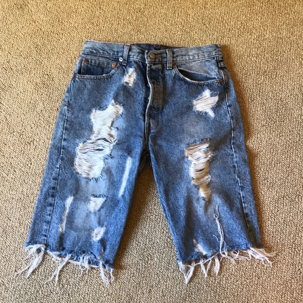 VINTAGE LEVI SHORTS GREAT CONDITION SIZE 32